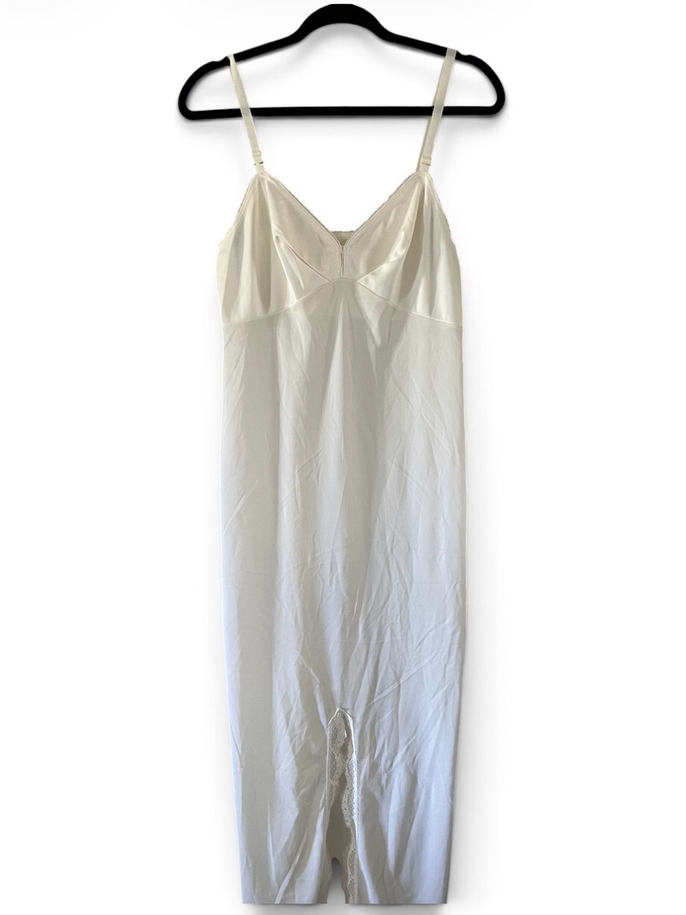 Vintage 1960’s Women's Ivory Slip Classic Sleepwear